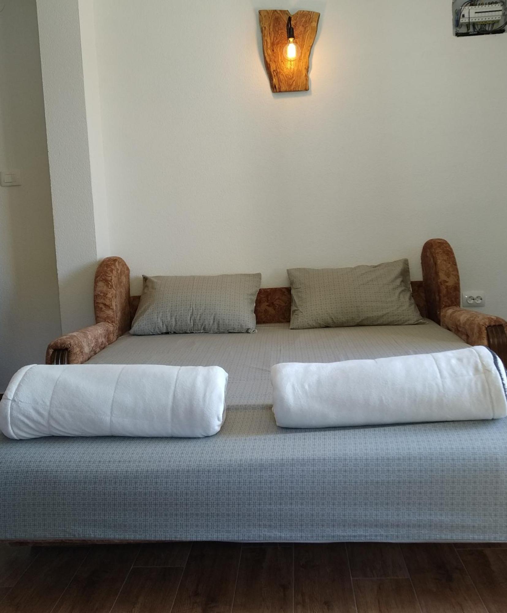 Rustic Stone House Bar Quarto foto
